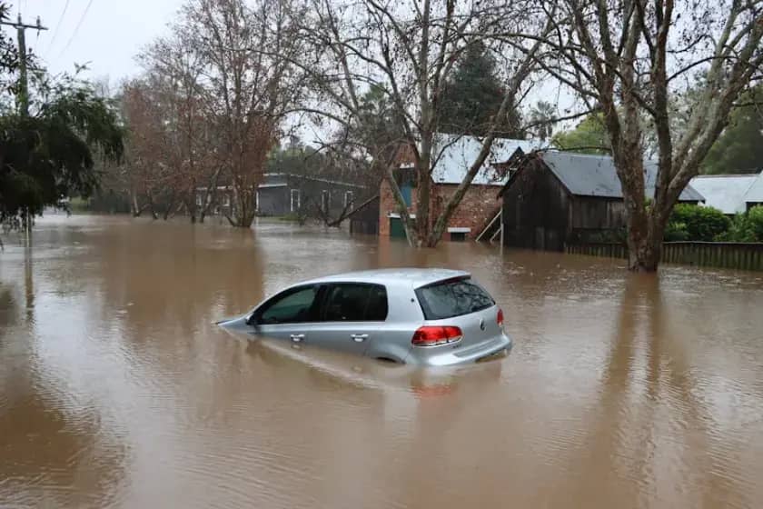 Poplave u Bosni i Hercegovini: Mostar potopljen, saobraćaj obustavljen i upozorenje BIHAMK-a zbog odrona