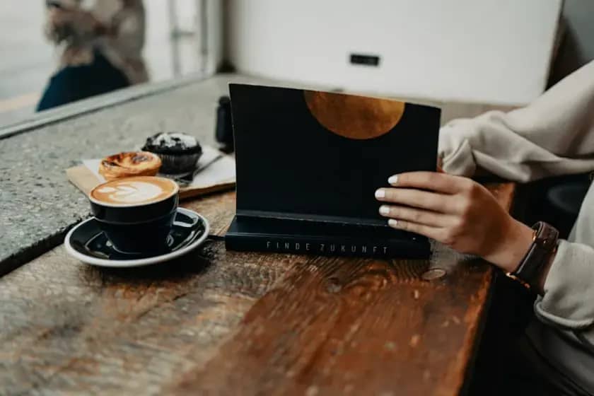 Kako se stvarno odmoriti bez telefona: 6 provjerenih koraka za digitalni detox i manje stresa