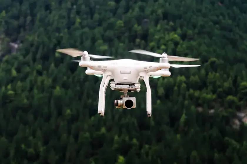 Iguman Gavrilo donirao dron Petrovo: Novi dron protiv šumskih požara za vatrogasce u Petrovu