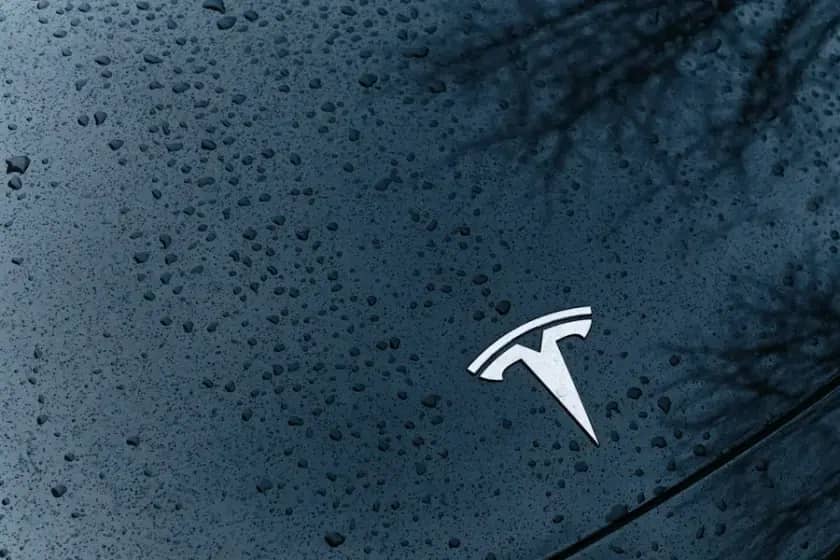 Krah Tesle: Tržišni udio pada na 38% — Model Y, Robotaxi i Optimus potkopavaju kompaniju Elona Muska