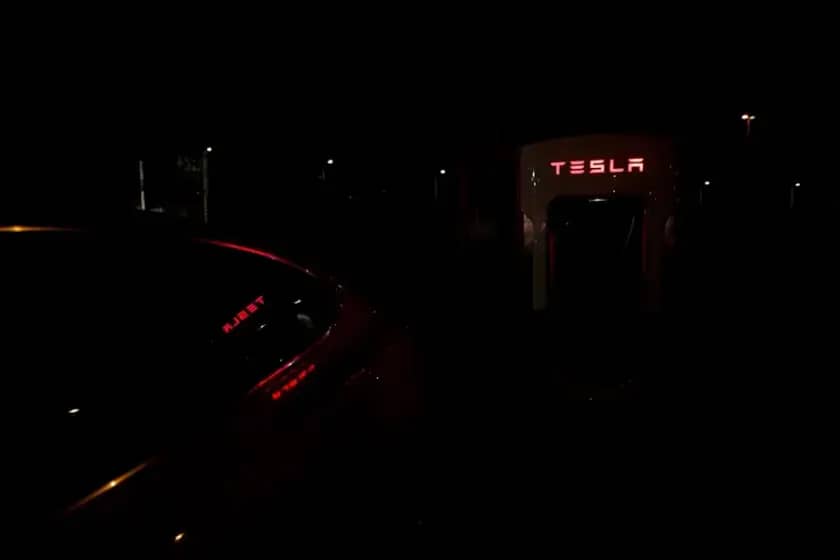Šok anketa: Tesla FSD gubi podršku — 35% kupaca manje sklono kupovini zbog “full-self driving”