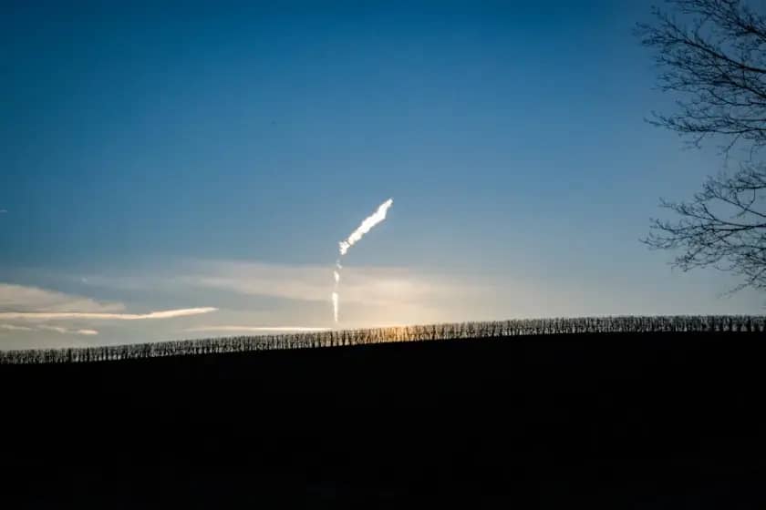 SpaceX uspjeh: Starship izveo suborbitalni let, ispustio Starlink i Super Heavy sletio uz kontrolisanu eksploziju