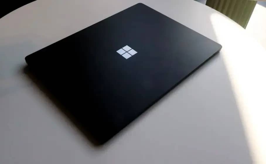 Microsoft plate curile: Entry-level inženjeri zarađuju 83K–160K dok traju otpuštanja i ogromna AI ulaganja