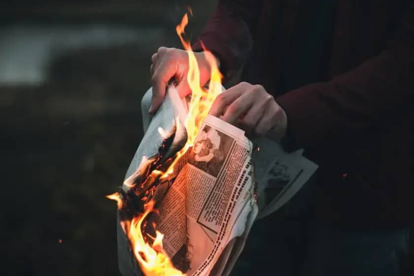 Kako AI razara novinarstvo: loši sažeci, halucinacije i propusti u naučnim istraživanjima