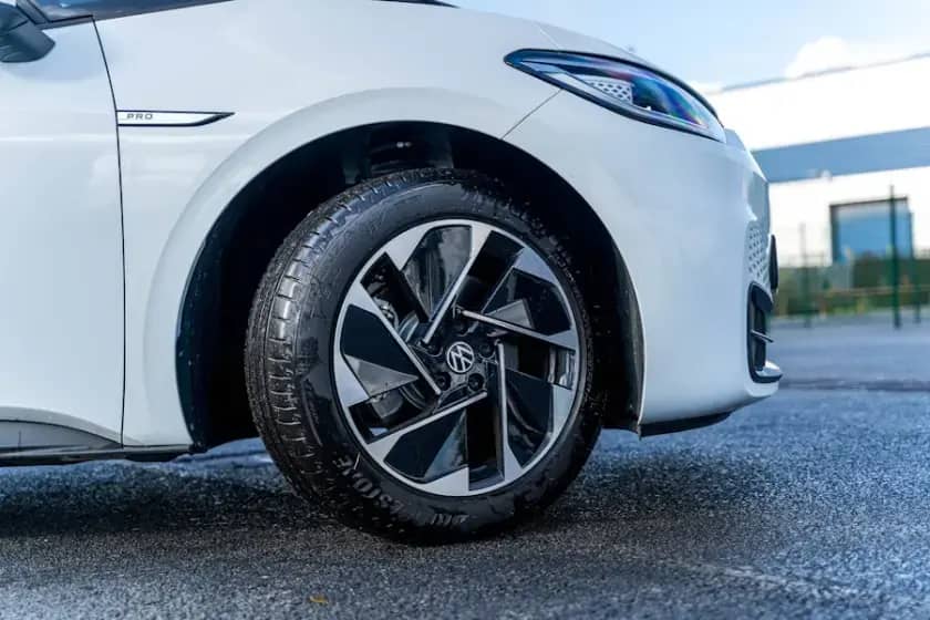 Volkswagen naplaćuje dodatnu snagu: ID.3 i ID.4 traže pretplatu za 228 KS u UK