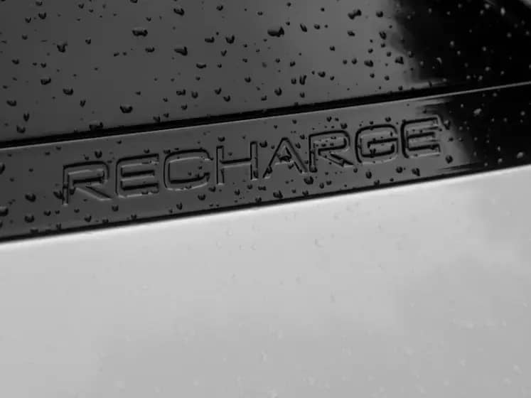 Vrijednost Tesla Cybertrucka Potonula 30% — Rabljeni Cybertruck 2024 Vrijedi Daleko Manje