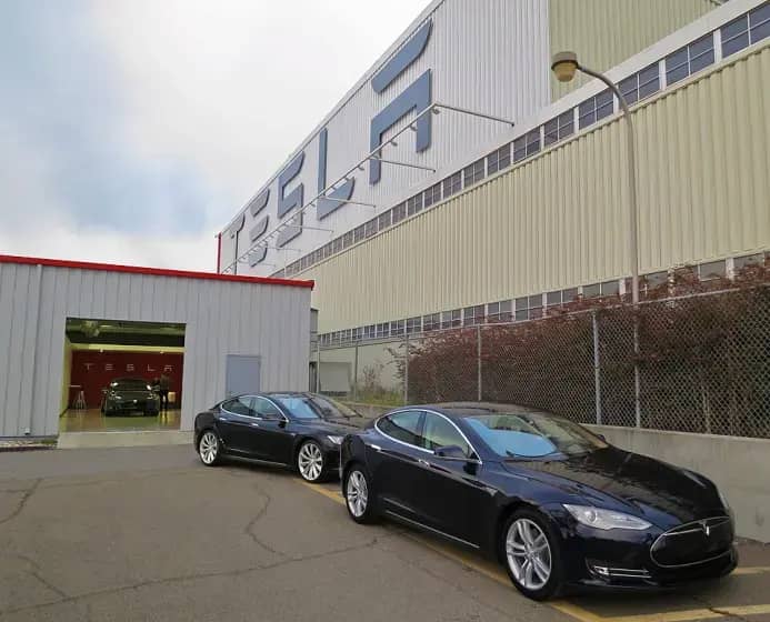 Skandalozna tužba otkriva: Tesla Fremont pod istragom zbog seksualnog zlostavljanja, droga i rasizma