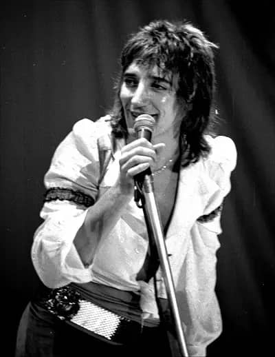 Rod Stewart izazvao bijes AI videom: Ozzy Osbourne u selfijima s 2Pacom, Kurtom Cobainom i XXXTentacionom na turneji