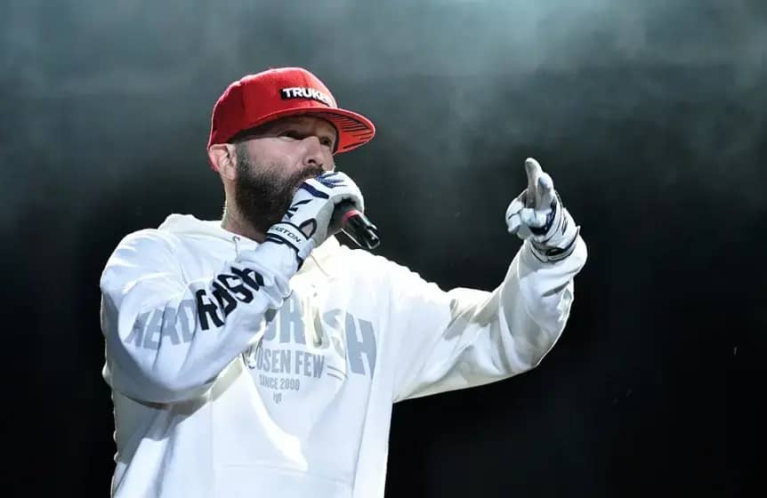 Fred Durst srušio dron mikrofonom u Istanbulu: Limp Bizkit frontmen oborio dron na koncertu