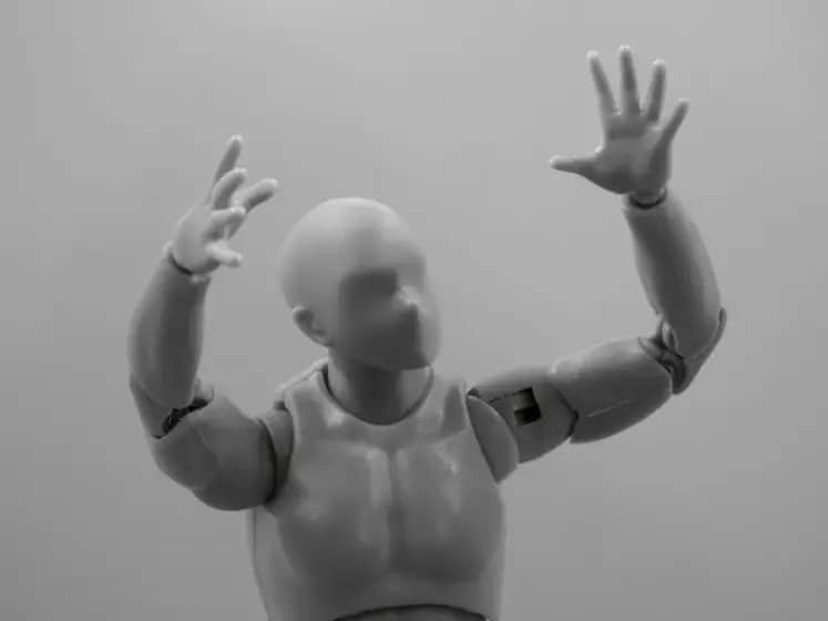 Humanoidni robot Adam svira keytar na VOYAGEX festivalu u Changchunu — PNDbotics, testni model i kontroverzne reakcije
