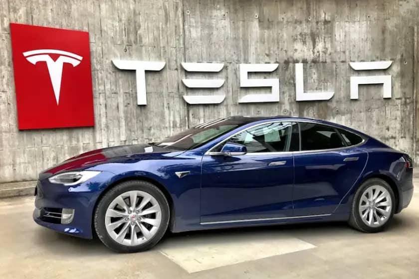Istraživanje: Tesla najomraženiji EV brend — urušena reputacija, sumnja u robotaksije i pad povjerenja