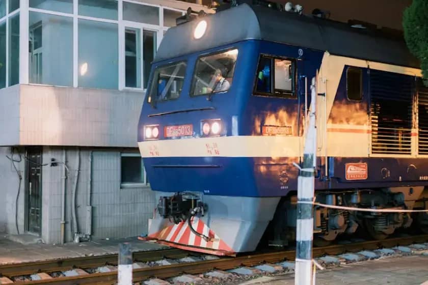 Kina razvija maglev vlak 650 km/h (operativno do 800 kmph) — revolucija brzih vlakova i putovanja između gradova