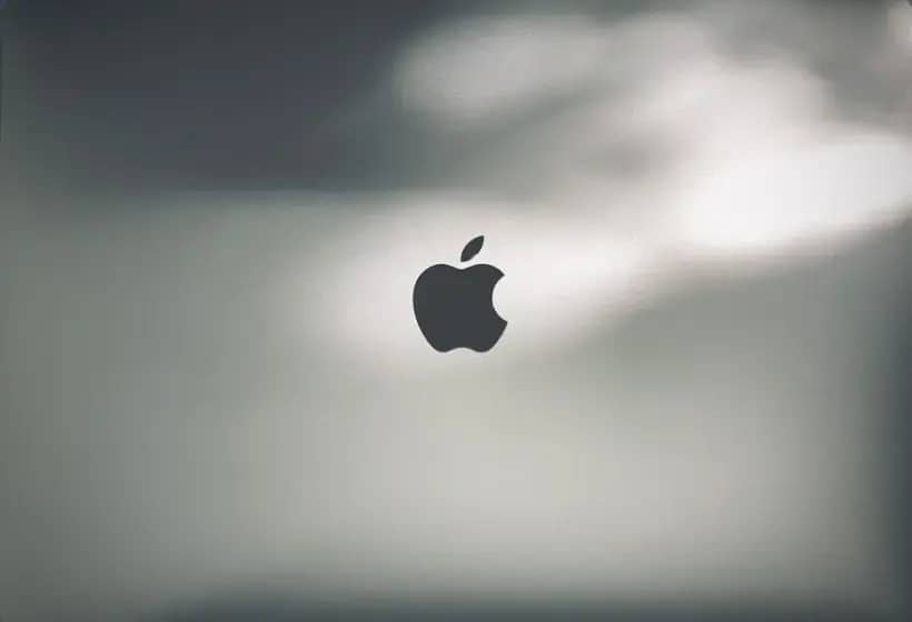 Šok: Apple odustaje od sopstvenog AI Siri-ja — pregovori s OpenAI i Anthropic nakon kašnjenja iPhone 16 obećanja