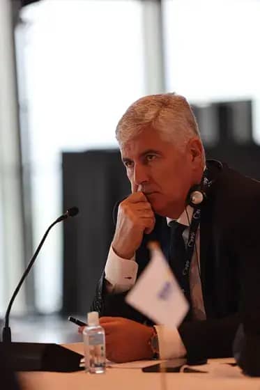 Otkriveno koliko su dnevnice Čovića i Špirića u Parlamentarnoj skupštini BiH — iznosi, vozači i prekovremeni sati