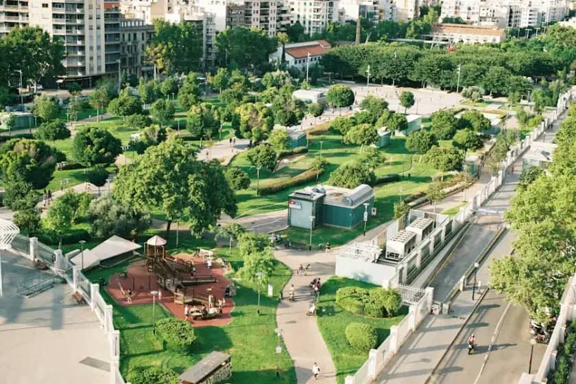 Prijedor u šoku: Polovina parka Pećani posječena po noći — optužbe za urbanistički kriminal i ekocid
