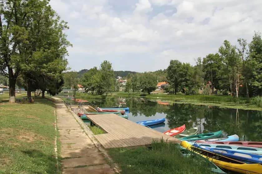 Ekskluzivno: Vaterpolo Radnički Kragujevac predstavio tim sa Andrijom Prlainovićem — cilj Liga šampiona i vrh Regionalne lige