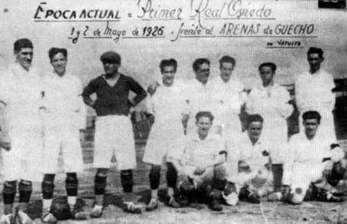 Šok u Asturiji: Alberto Reina postigao gol sa polovine terena i Real Oviedo poveo protiv Barcelone