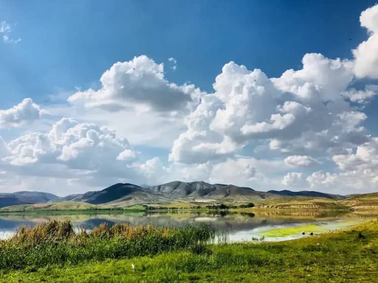 Vrijeme danas u RS i FBiH: Promjenljivo s mogućim pljuskovima i pojačanim vjetrom — temperature do 27°C