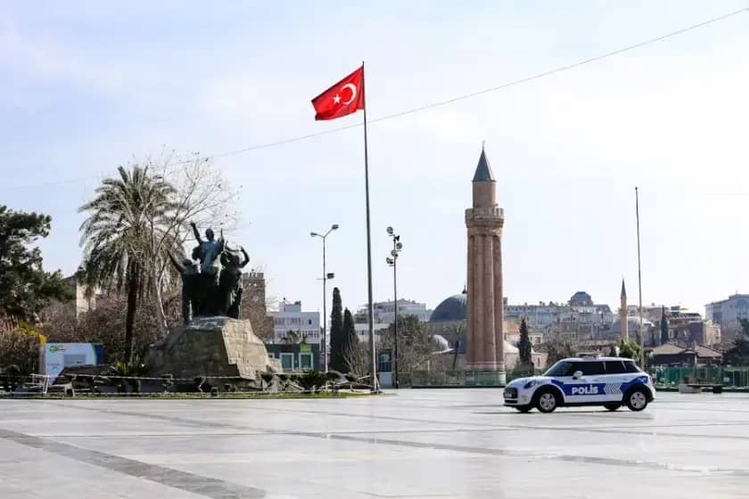 Turska policija uhapsila četvoro zbog kontroverzne karikature proroka Muhameda u LeMan časopisu