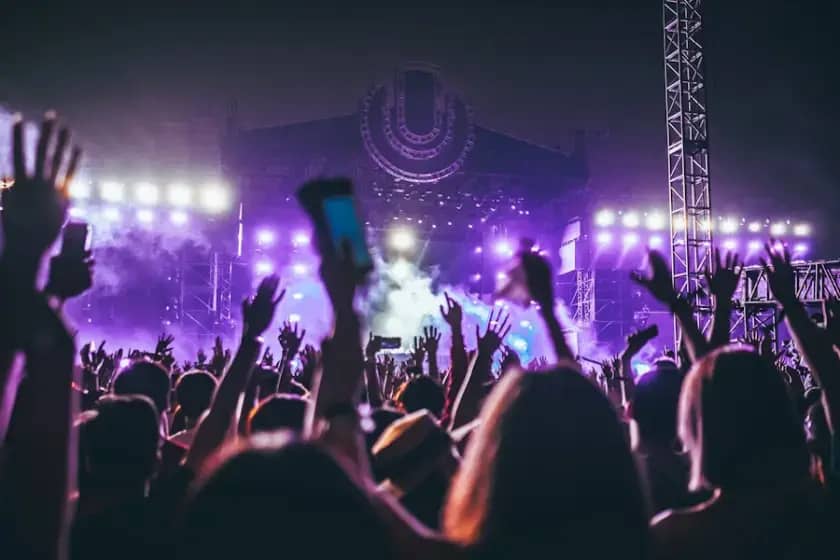 Mostar Summer Fest 2023: Senidah, Bajaga i Buč Kesidi oduševili publiku u spektakularnom finalu
