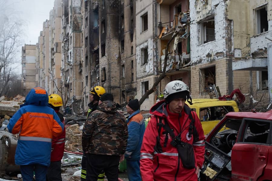 Ruski dronovi i rakete ubili 14 civila u Ukrajini, uključujući 9 u Kijevu nakon raketnog udara i dijela urušenog stambenog objekta