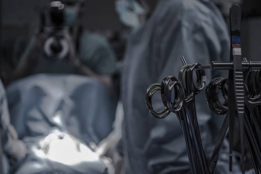 Neobičan medicinski slučaj: Veliki tumor kod tinejdžerke uspešno uklonjen u Valjevu!
