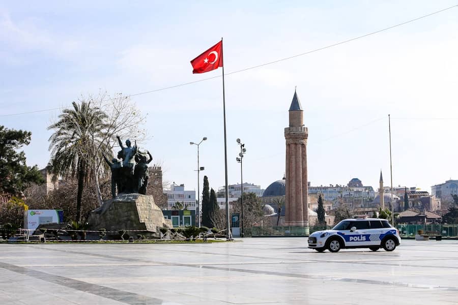 Turska policija uhapsila četvoro zbog kontroverzne karikature proroka Muhameda u LeMan časopisu
