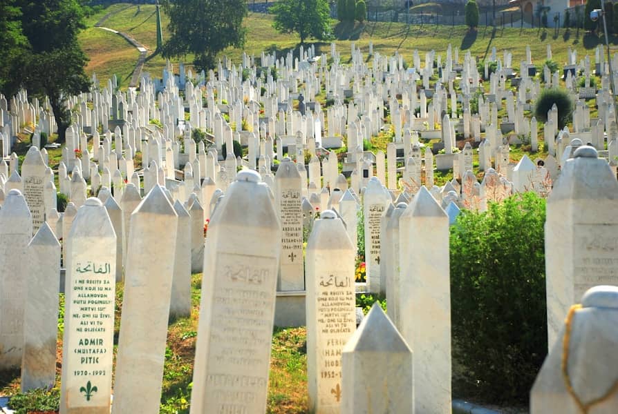 Stradanje Srba u Srebrenici kroz 20. vijek: Paralele genocida iz 1942. i 1992. godine i nepravda bez presedana