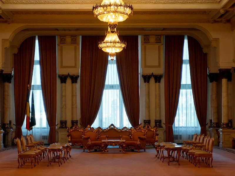 haos na sjednici narodne skupštine rs: predsjednik stevandić dijelio opomene opoziciji zbog izmjena budžeta za 2025