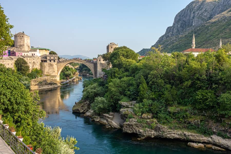 Rekordna vrućina u Mostaru: Temperature prelaze 40°C, ulice puste zbog crvenog upozorenja