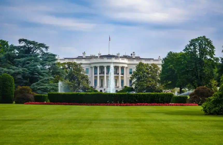 Trump dovodi u pitanje iranski režim poslije američkog udara na nuklearne centre Irana