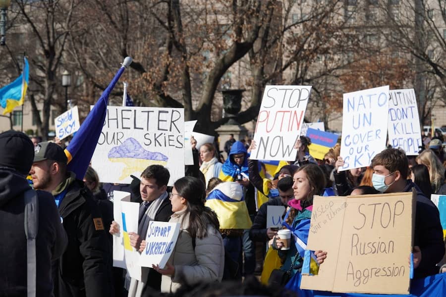 Ukraina u haosu zbog zakona o antikorupciji: Zelenski obećava nezavisnost institucija, dok protesti i napadi Rusije traju