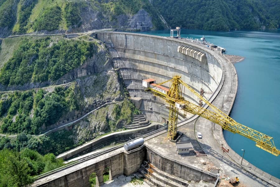 Dramatičan Pad Izvoza Električne Energije i Rekordan Rast Uvoza u BiH: Problemi u Elektroenergetskom Sektoru 2025.