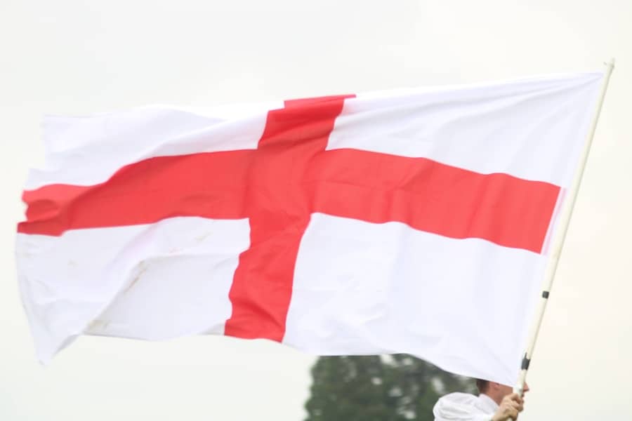 Skandal na Marakani: Srbija pod prijetnjom velike FIFA kazne zbog lasera nakon poraza od Engleske i ugroženih kvalifikacija