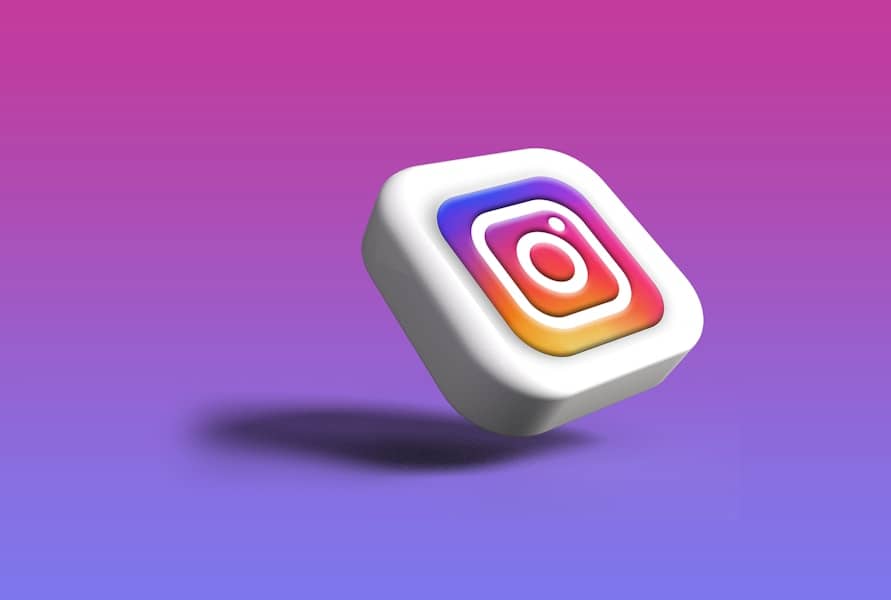Instagram šok: Slika s porukom 'immigrants make the country great' pogrešno označena kao osjetljiva — zašto moderacija greši?