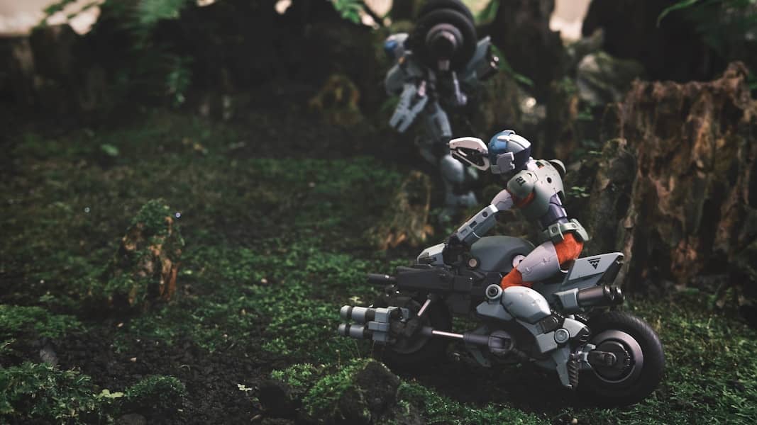Šok: Humanoidni borbeni roboti REK i DeREK iz San Francisca divljaju u skladištu