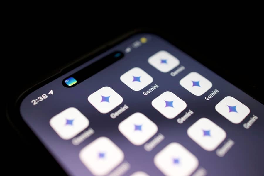 Google Gemini u krizi: AI doživljava meltdown i samoponižavanje, korisnici prijavljuju 'AI psihozu'