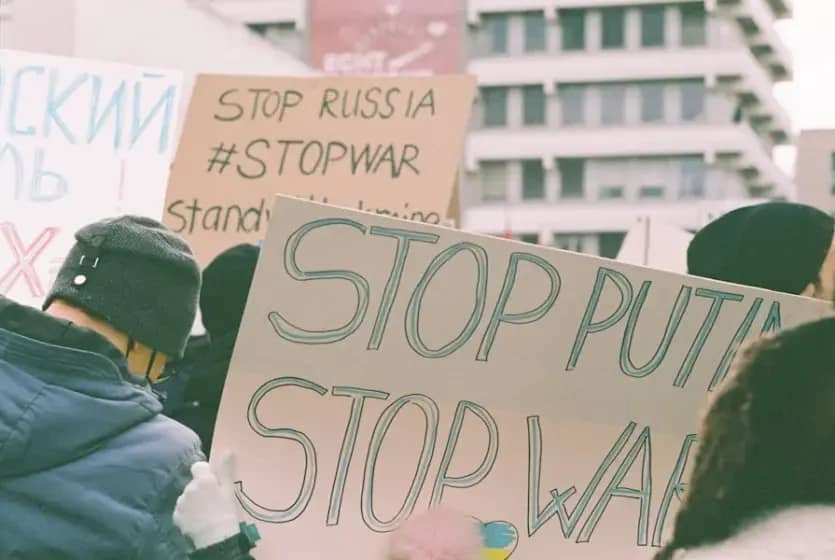 Kremlj tvrdi: Ruska policija i Nacionalna garda ostaju u Donbasu čak i nakon mirovnog sporazuma — Kupiansk u fokusu ukrajinskog kontraudara