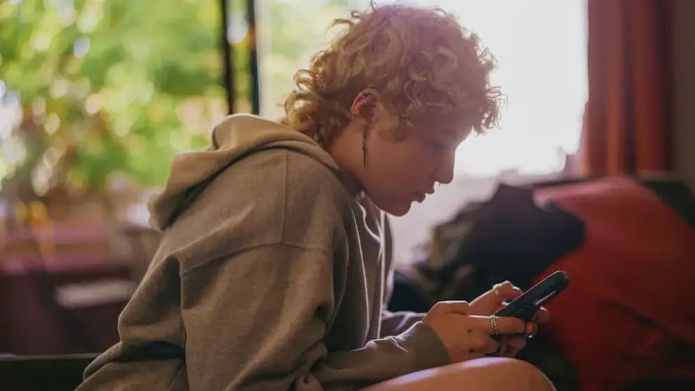 9 jasnih znakova da vaš partner ima ADHD: simptomi, ponašanje i kako pomoći