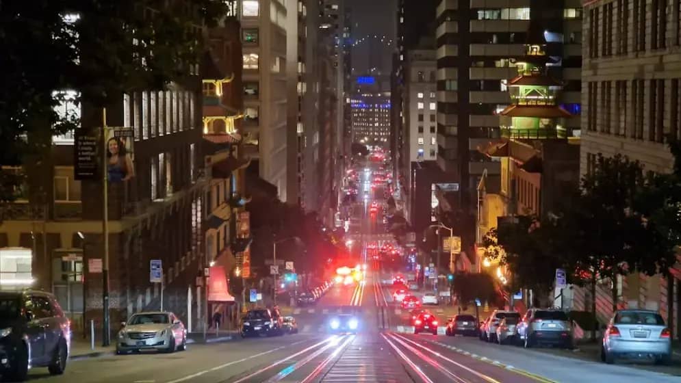 Waymo robotaksi zaustavljeni u San Franciscu zbog nestanka struje — blackout izazvao saobraćajni haos