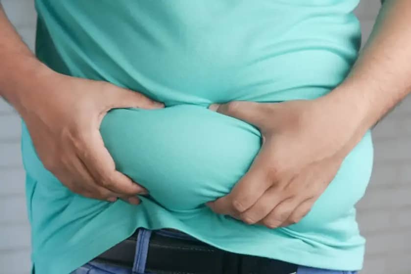 Bolovi oko pupka: uzroci, simptomi i rešenja za nelagodu