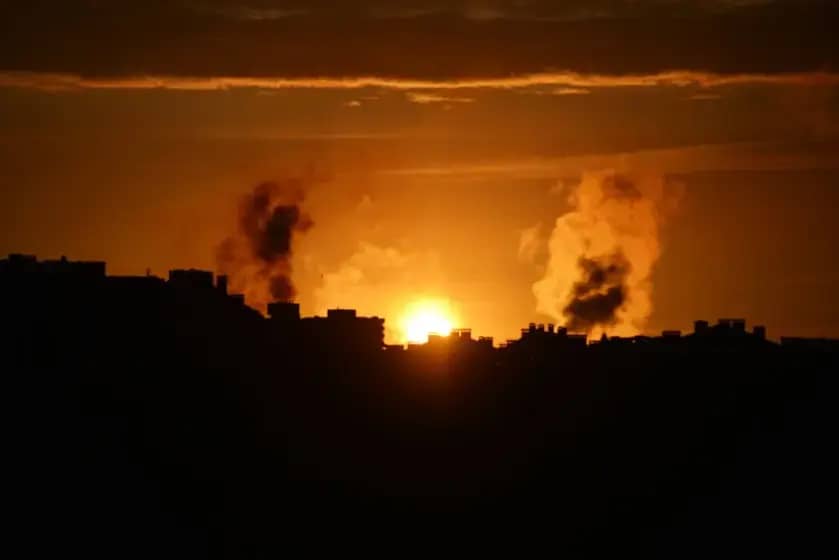 UN: Izrael tukao tenkovima i snajperima Palestince koji su tražili pomoć u Gazi, najmanje 80 mrtvih u jednom danu