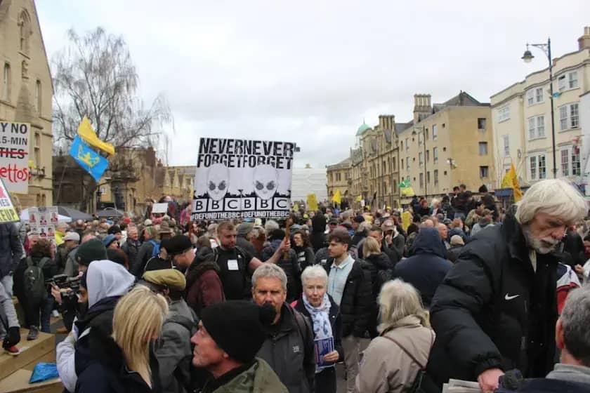 Ukrajinci masovno protestuju protiv Zakona koji ugrožava nezavisnost antikorupcijskih agencija i jedinstvo zemlje