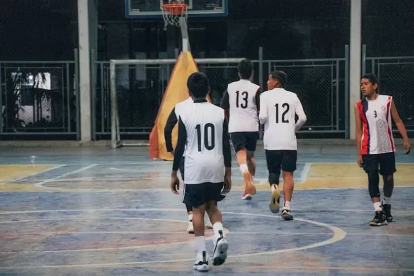Juniorska Košarkaška Reprezentacija Srbije Pobedom Nad Severnom Makedonijom Započinje Nokaut Fazу na Evropskom Šampionatu u Beogradu