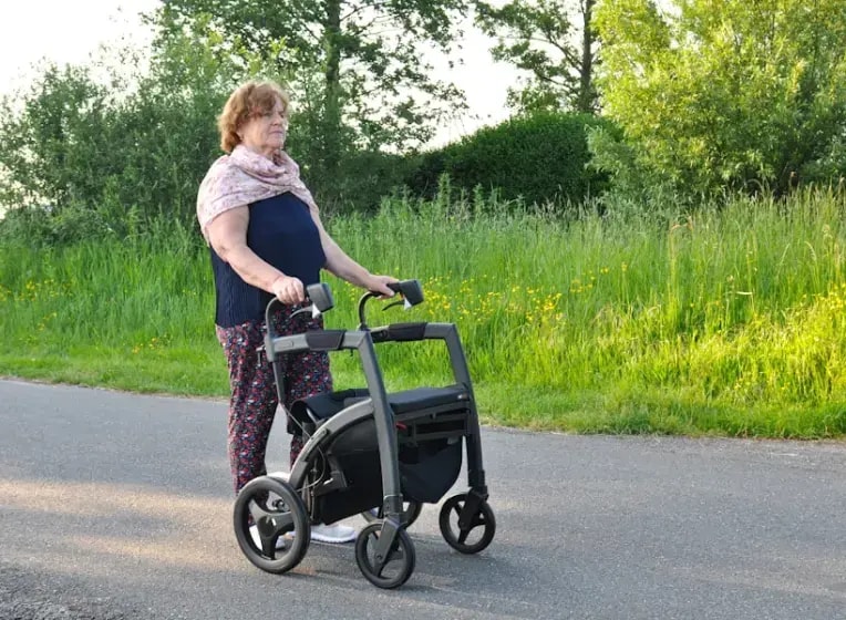 Parkinsonova bolest: Simptomi, uzroci i savjeti za smanjenje rizika