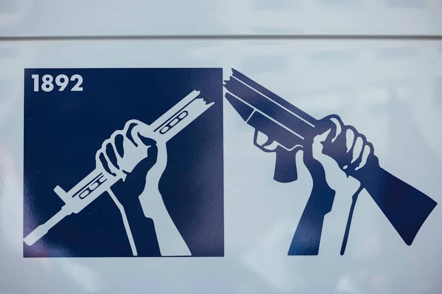 Iran ispalio preko 40 raketa na Izrael nakon udara SAD na iranske nuklearne objekte, ranjeno 23 ljudi i uništeni stanovi u tri grada