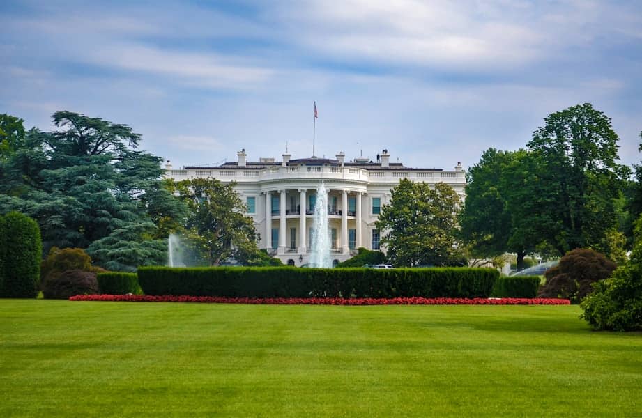 Trump dovodi u pitanje iranski režim poslije američkog udara na nuklearne centre Irana