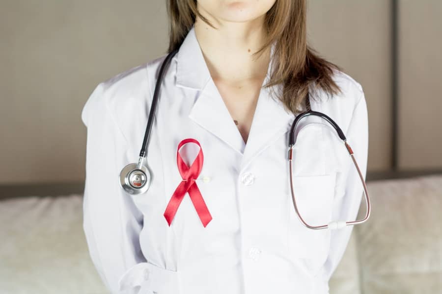 Pet ključnih simptoma raka jajnika: Kada menstrualni bolovi ukazuju na opasnu bolest i kako je prepoznati