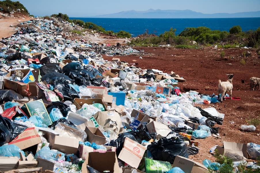Stanovnici Stoca traže hitno zatvaranje nelegalne deponije kraj rijeke Bregave i spomenika Badanj zbog ekološke katastrofe