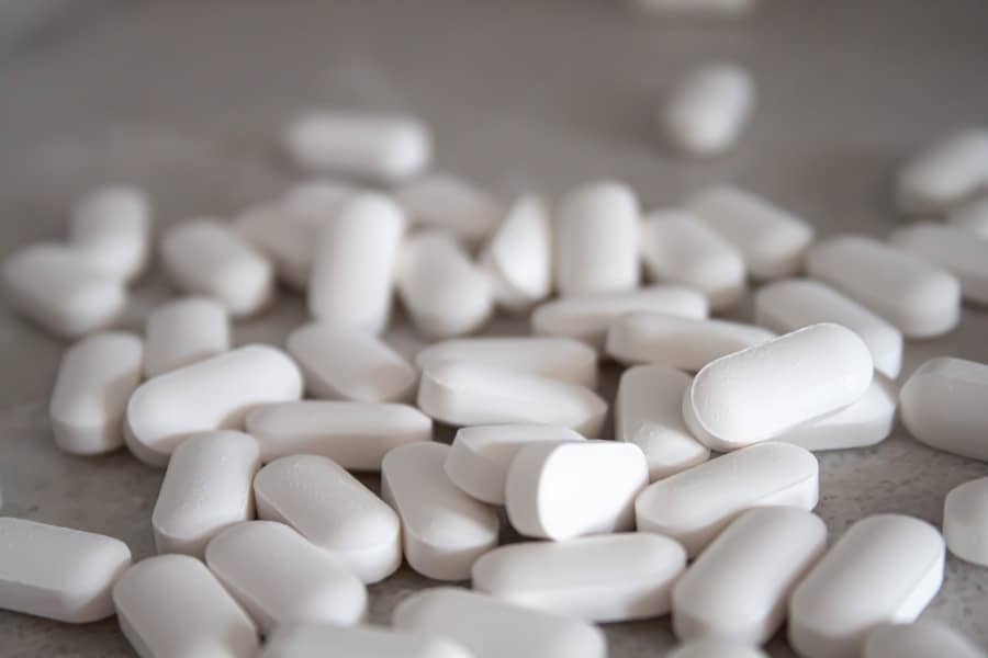 Bombastično: Tramp tvrdi da paracetamol u trudnoći izaziva autizam — SZO, EMA i FDA demantuju i savetuju oprez